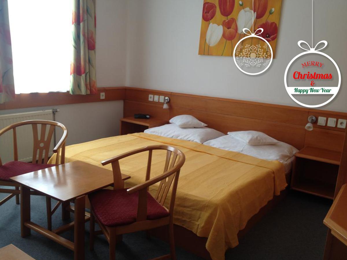 Hotel Apart Hotel Хевиз Экстерьер фото